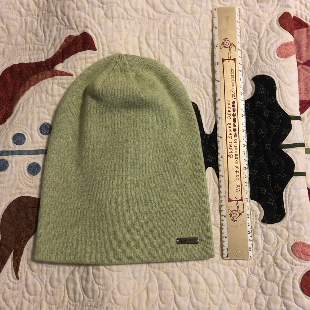 King & Fifth slouchy beanie. Nice quality. Worn once or twice.